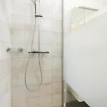 A Quelques Pas De La